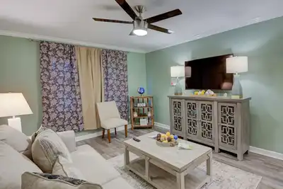 Image de Charming Remodeled Home close to several hospitals, downtown, .