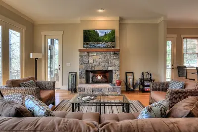 Image de Choctaw Lodge -Play ping pong and relax by the wood fireplace!