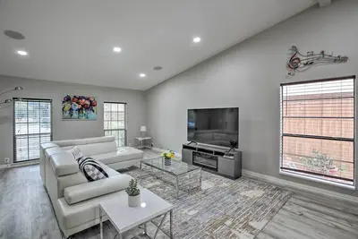 Image de 16 Mi to Lake Ray Hubbard: Garland Family Home