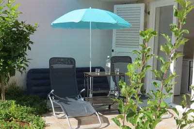 Image de Appartement d'une chambre avec la terrasse Novalja, Pag (A-19181-a)