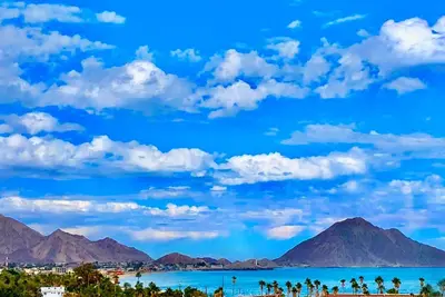 Image de Watch The Sunrise, Sea & Mountains From This 2br Condo! Near All! Condo 304