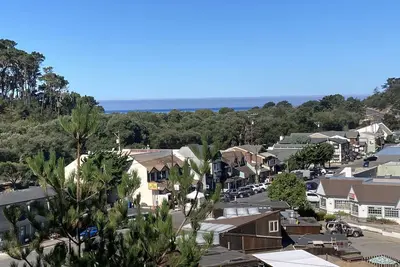 Image de Ocean and Village Views - a short walk to everything!