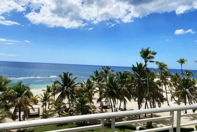 Image de Beautiful beach front 2 bedrooms 2 bathrooms apartment