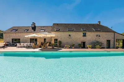 Image de Villa Le Mirambeau – Villa de vacances de luxe en Dordogne avec piscine et 6 chambres