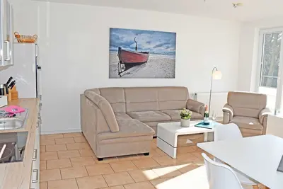 Image de 02 Holiday apartment with terrace Og Dranske - beautiful vacation apartments in Dranske on