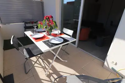 Image de Appartement T2 avec Terrasse, Parking et Piscine à Sète, proche Plage