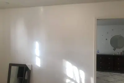 Image de A nice and comfortable house in front of Middlesex college