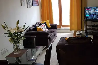 Image de Kcs Birmingham City Apartment with Balcony/Parking