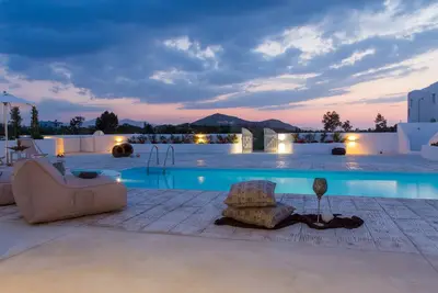 Image de Naxian Lounge Connecting Villas Ii & Iii | 2 Bdr