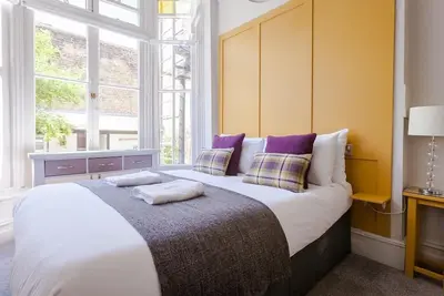 Image de Double-Salle de bain partagée-Vue sur Parc-Room 4