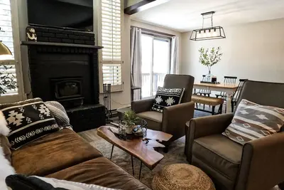 Image de Incredible View! Completely Remodeled! Heated Pool! 2 Miles to Purgatory!