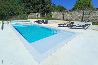 Image de Gîte de charme dans ancienne seigneurie du XIVeme siècle