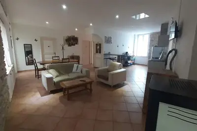 Image de Apparemmet situe a lacaune les bains. Pour 5 personnes.