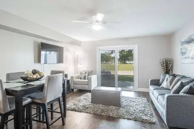 Image de Experience comfort at Oak Shores Unit 063, a cozy 2-bedroom condo in Biloxi, Ms