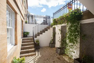 Stylish West End Flat in Glasgow