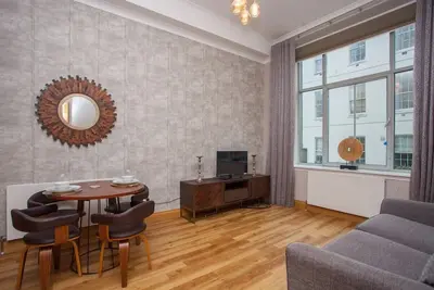 Stylish Merchant City Flat, Glasgow