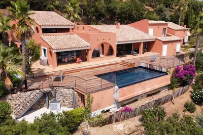 Image de Riad la Londe - Vue imprenable et piscine privée à débordement