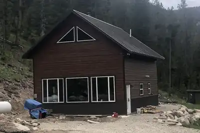Image de Big Hole Valley cabin near river access