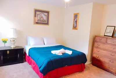 Image de Beautiful Apartment in Historic Downtown Location