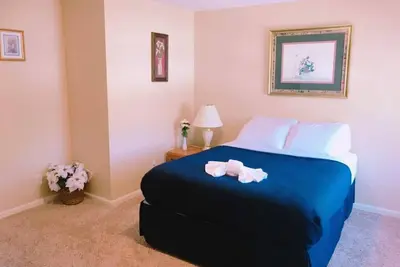 Image de Beautiful Apartment in Historic Downtown Area!