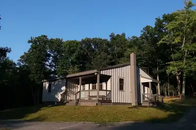 Image de Nicholas Run Cabin - the perfect getaway.