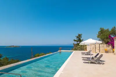 Image de The Stone House - Trois Chambres Villa, Couchages 6