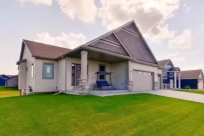 Image de Newly Furnished Home 5mi from Mayo 4bed/3bath