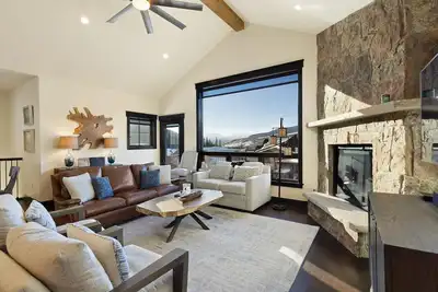 Image de Private Hot Tub/Brand New Luxury Townhome/Short Drive to Slopes!