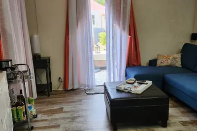 Image de Cozy South Coast Apt - 5-min walk to Maxwell Beach -- between Oistins & the Gap.