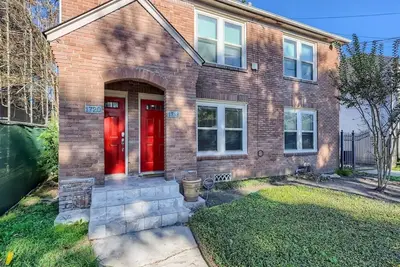 Image de 1720 Fairview 4king/2ba House + 2Parking + Pets Ok