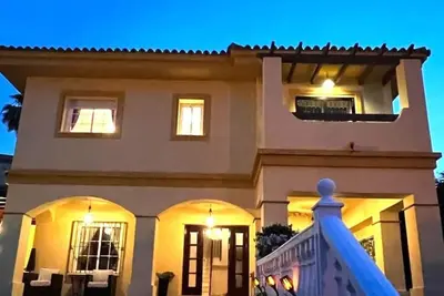 Image de 4 bedroom villa own pool/garden 6 min drive to La Cala de Mijas. Sleeps 8.