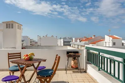 Image de Joli appartement pour 4 personnes avec Wifi, climatisation, Tv et terrasse