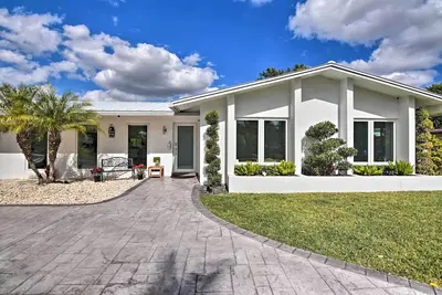 Miami Home: Outdoor Pool w/ Slide & Fire Pit!