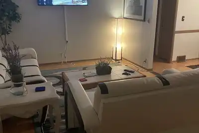 Image de House in a quiet neighborhood 13 mins from downtown, airport and mall of america