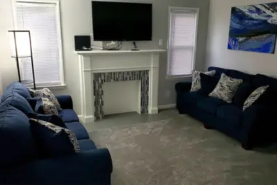 Image de Hello Detroit! Welocme to our newly renovated 3 bedroom home -14mins to downtown