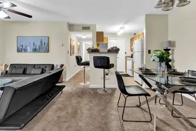 Image de Downtown Atl hideaway with electric fireplace & free parking