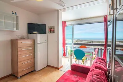 Image de Studio Cabine avec Piscine, Terrasse, Parking et Proche Plage à Saint-Cyprien