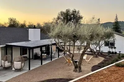 Image de Olive & Stone -  Near Wineries