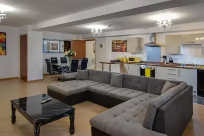 Image de 🤩Super spacious church conversion close to Tower