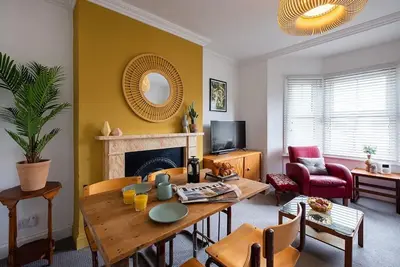 Image de Centrally Located Spacious 1st Floor Apartment