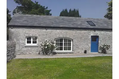 Image de Courtyard Cottage on working organic farm.