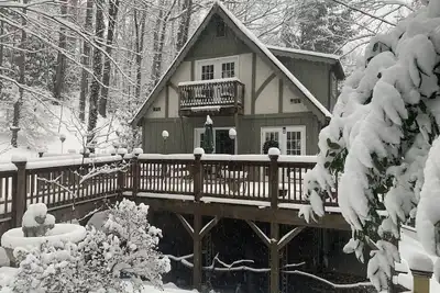 Image de Winter Getaway 4-bedroom cottage just 10 minutes from Cataloochee Ski Area