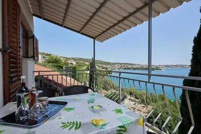 Image de Appartement dans Trogir avec vue mer, Balcon, Climatisation, Wifi (5055-2)