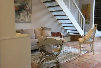 Image de Charming 2 bd townhome with private garden.