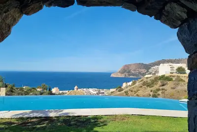 Image de Stunning 3 bedroom house with communal pool and views