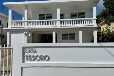Image de Casa Tesoro-pool home. Walk to beaches/restaurants