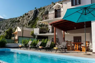 Image de Holiday home Mons Aureus - Three Bedroom Villa with swimming pool