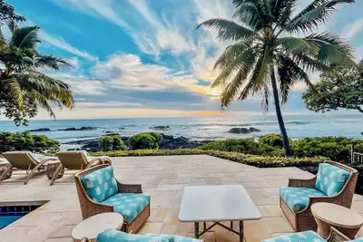 Image de Kona Beach Estate, Luxury Oceanfront, Sunsets, Pizza oven, Family events,
