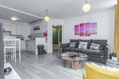 Image de GuestReady - Apt lumineux au cœur d'Edimbourg