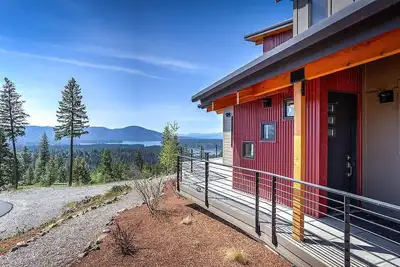 Image de Private 90 acre estate with breathtaking Hayden lake views